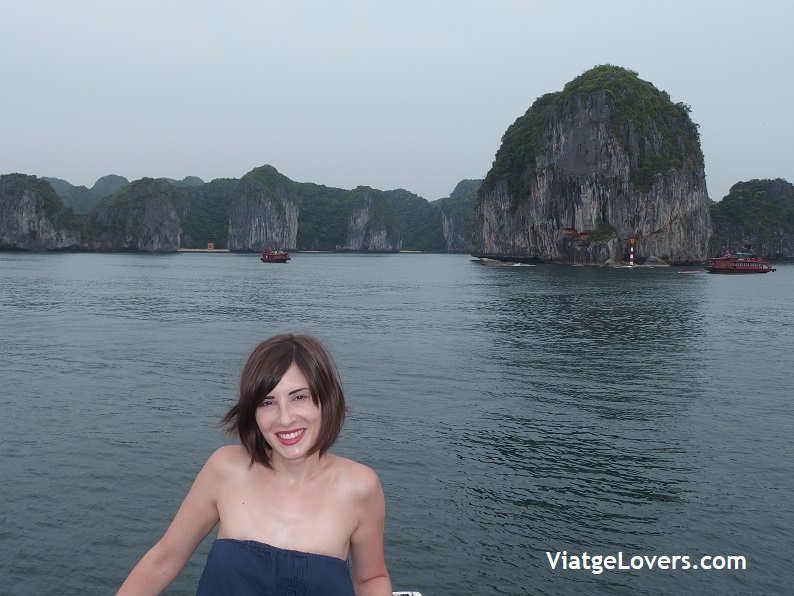 Halong Bay. Vietnam -ViatgeLovers.com