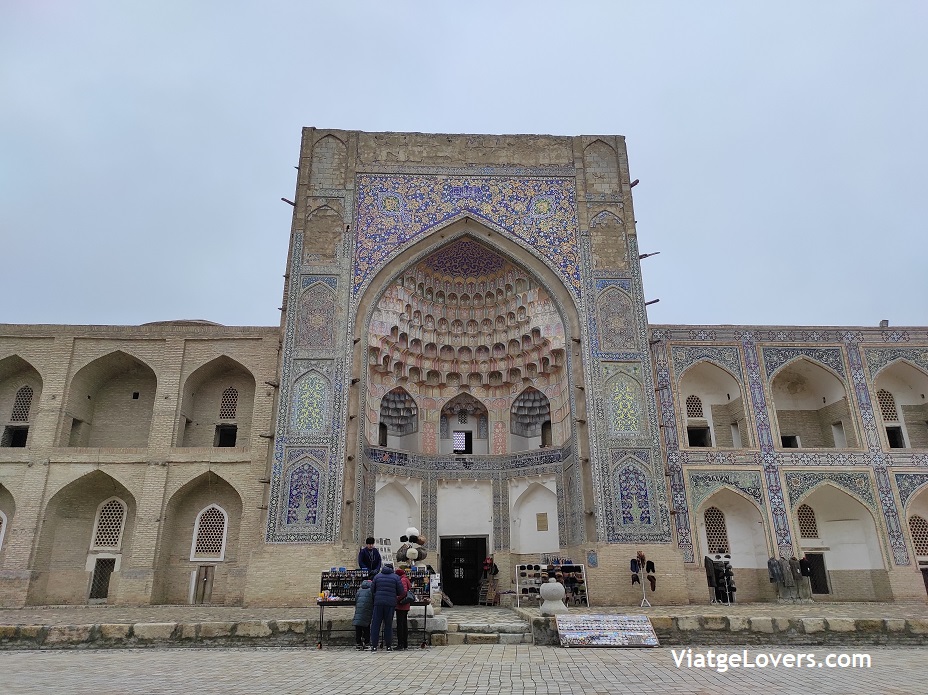 Ulugbeg Madrassa. Bukhara. Uzbekistan -ViatgeLovers.com